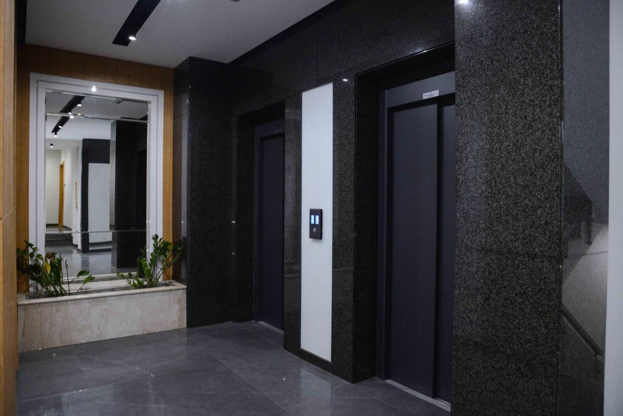 Tesla 70 Apartment With Secure Parking In The Garage نوفي ساد المظهر الخارجي الصورة