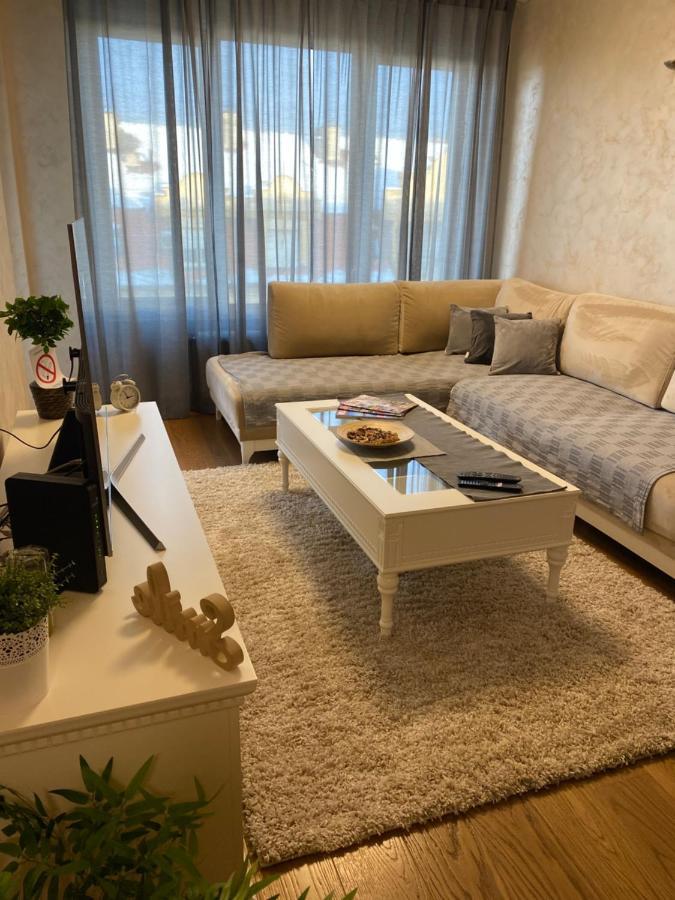 Tesla 70 Apartment With Secure Parking In The Garage نوفي ساد المظهر الخارجي الصورة